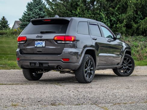 Used 2021 Jeep Grand Cherokee Laredo X AWD/4WD image 12