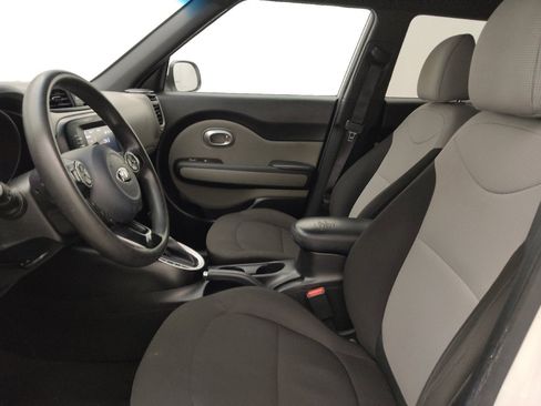 Used 2019 Kia Soul w/ Convenience Package FWD image 17