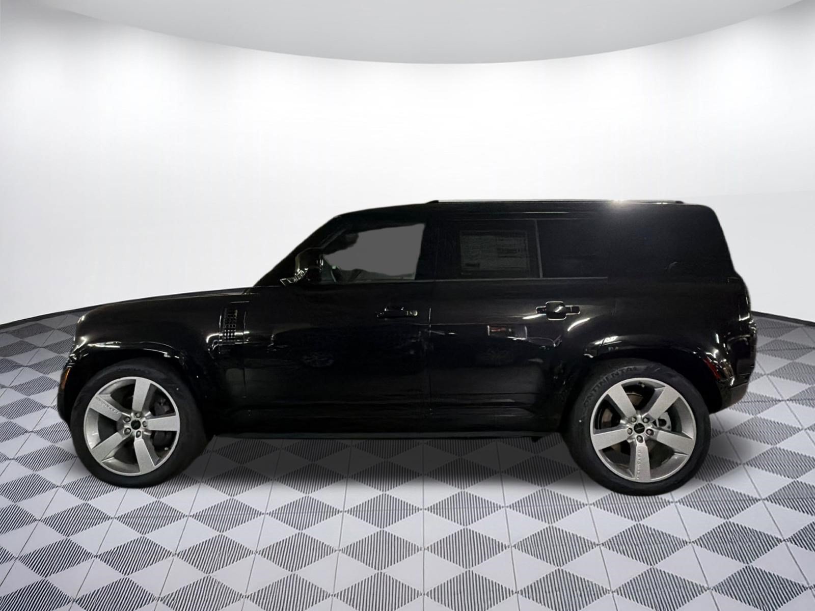 New 2026 Land Rover Defender 110 X-Dynamic SE AWD/4WD image 2