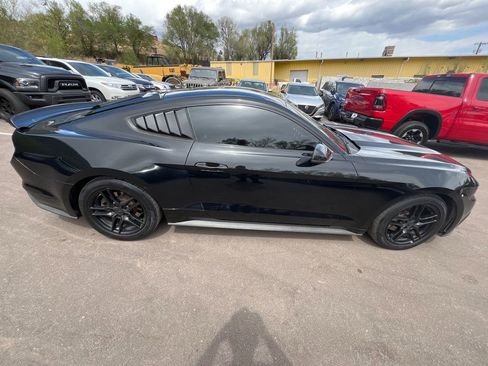 Used 2017 Ford Mustang Premium image 8
