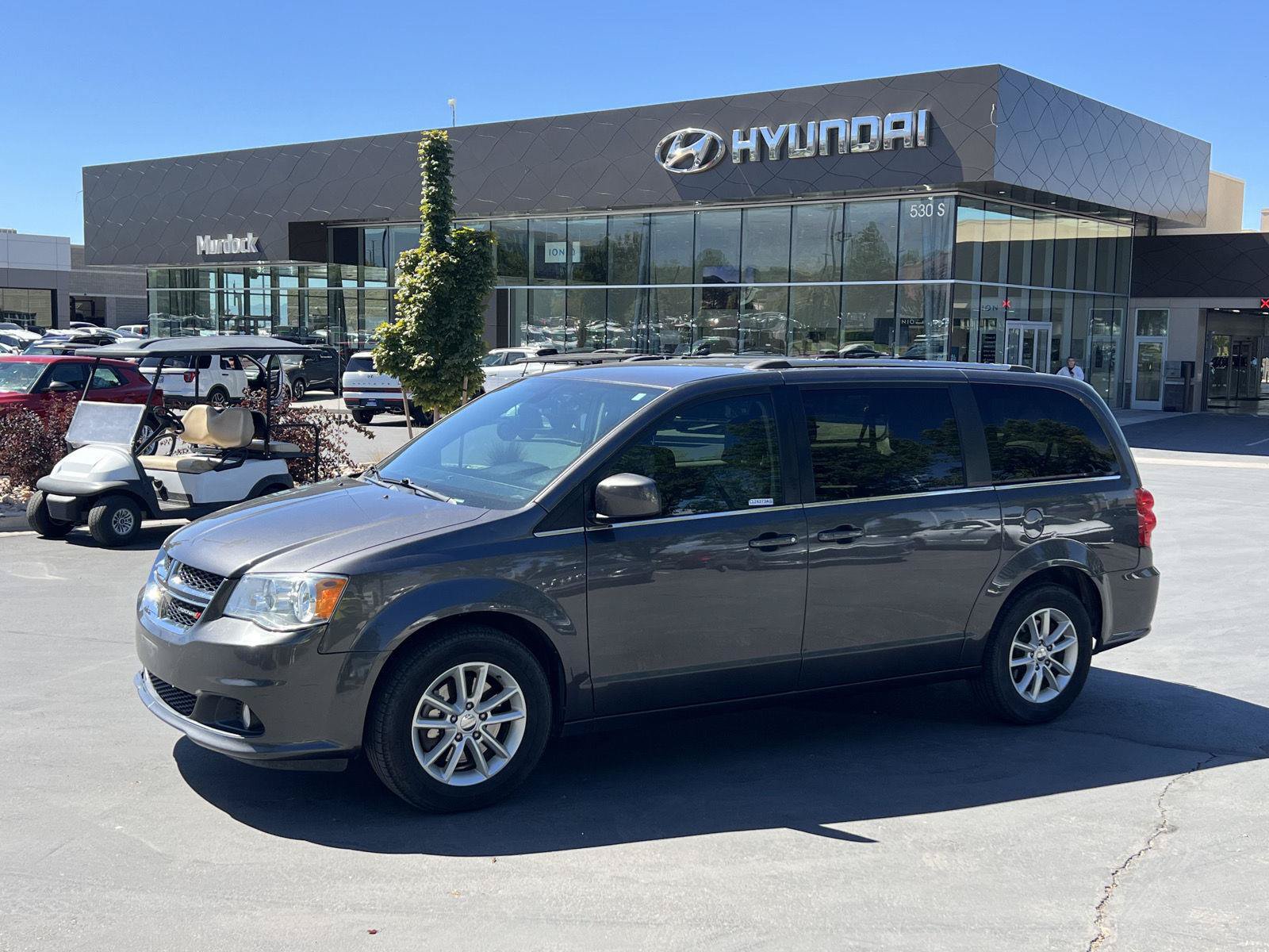 Used 2019 Dodge Grand Caravan SXT FWD image 1