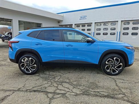 Certified 2024 Chevrolet Trax RS w/ Driver Confidence Package image 26