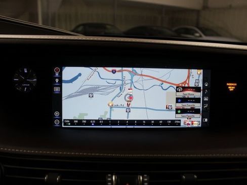 Used 2018 Lexus LS 500 w/ Accessory Package (Z1) image 23