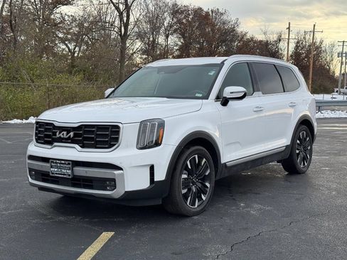 Used 2024 Kia Telluride SX Prestige w/ Towing Package image 8