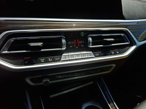 Used 2021 BMW X7 xDrive40i AWD/4WD image 16