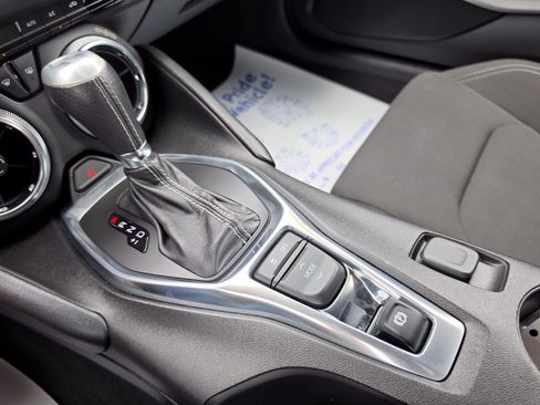 Used 2018 Chevrolet Camaro SS RWD image 29