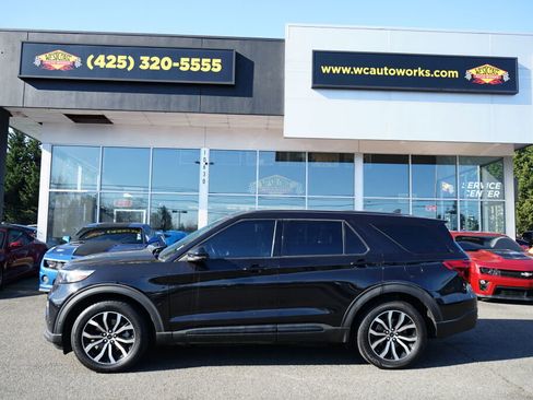 Used 2021 Ford Explorer ST w/ Equipment Group 401A image 2