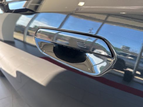 Used 2025 BMW 530i xDrive w/ Premium Package image 12