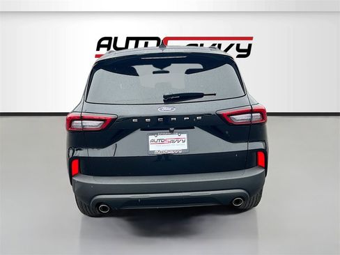 Used 2025 Ford Escape ST-Line image 6