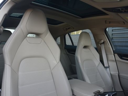 Certified 2024 Porsche Panamera 4 AWD/4WD image 25