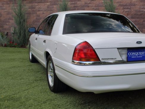 Used 1999 Ford Crown Victoria LX RWD image 29