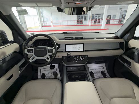 Used 2023 Land Rover Defender 110 S image 23