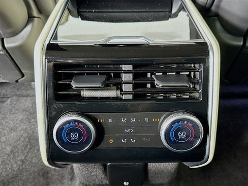 Used 2023 Land Rover Range Rover Long Wheelbase Autobiography image 26