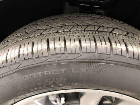 Used 2023 Buick Enclave Avenir w/ Avenir Technology Package FWD image 31