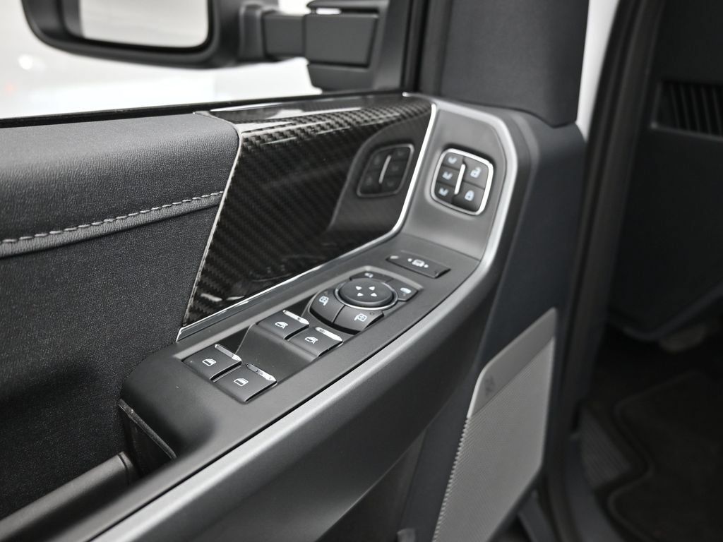 New 2026 Ford F250 Lariat w/ Black Appearance Package AWD/4WD image 11