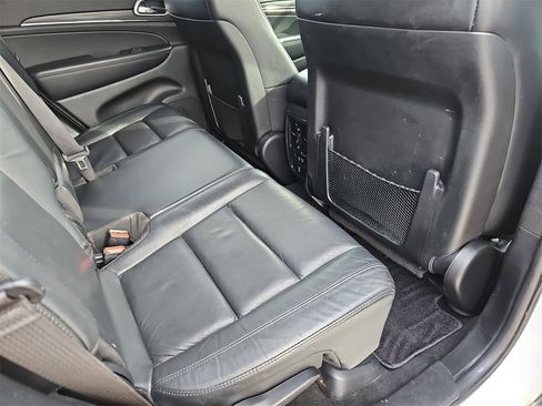 Used 2019 Jeep Grand Cherokee Limited image 11