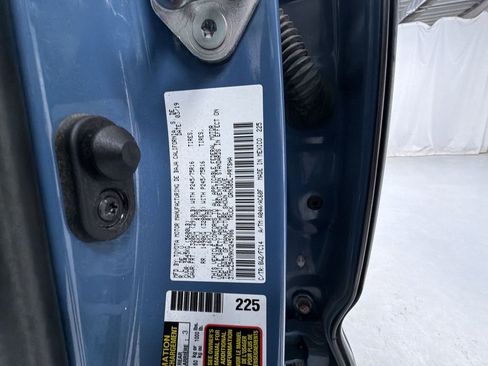 Used 2019 Toyota Tacoma SR5 AWD/4WD image 15