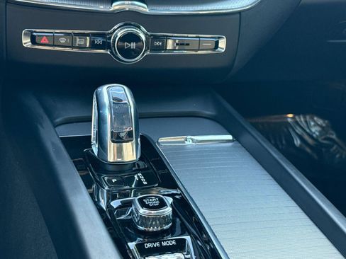 Used 2018 Volvo XC60 T8 R-Design w/ Convenience Package image 20