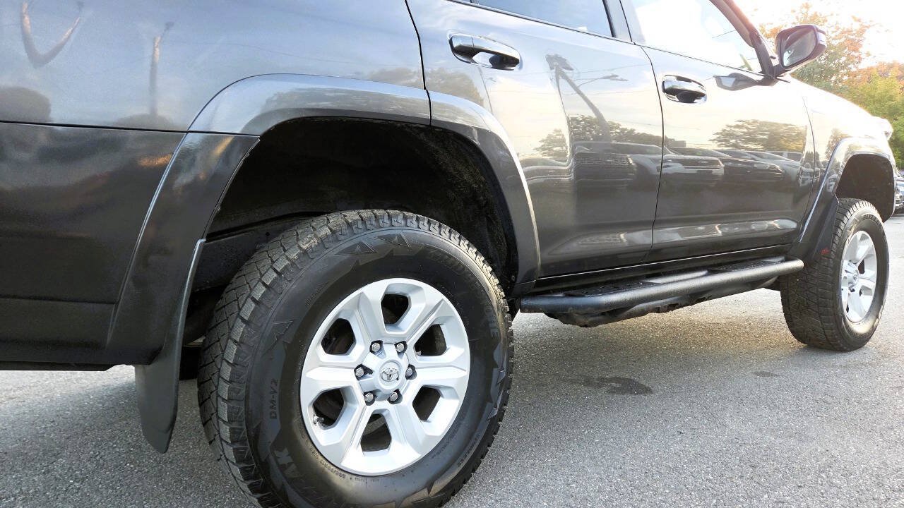 Used 2014 Toyota 4Runner SR5 AWD/4WD image 23