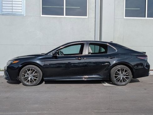 Used 2024 Toyota Camry SE w/ Convenience Package FWD image 2