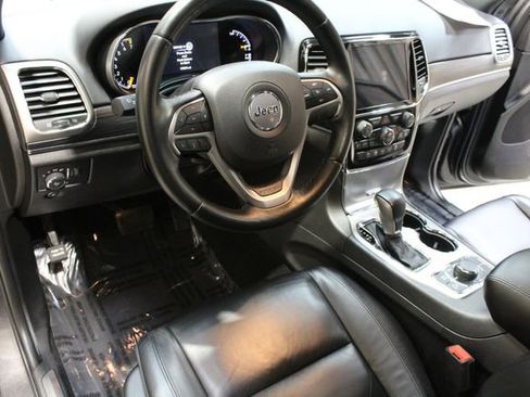 Used 2020 Jeep Grand Cherokee Limited image 19