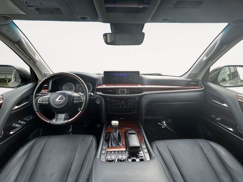 Used 2021 Lexus LX 570 4WD w/ Luxury Package image 11