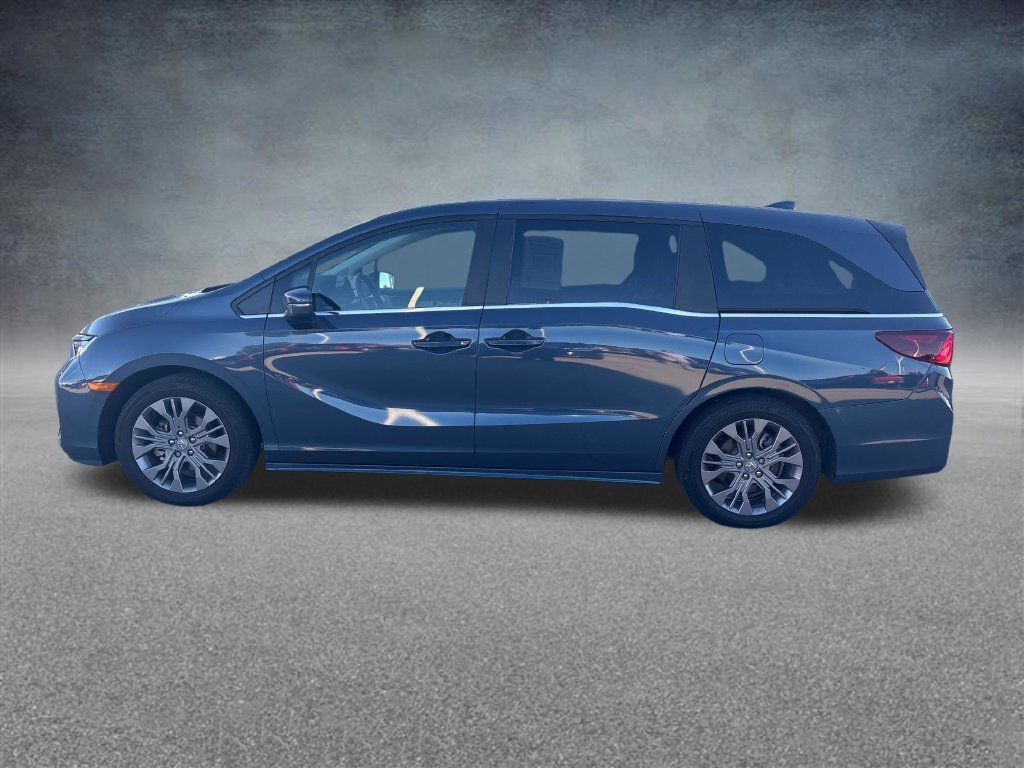 Used 2025 Honda Odyssey Touring image 2