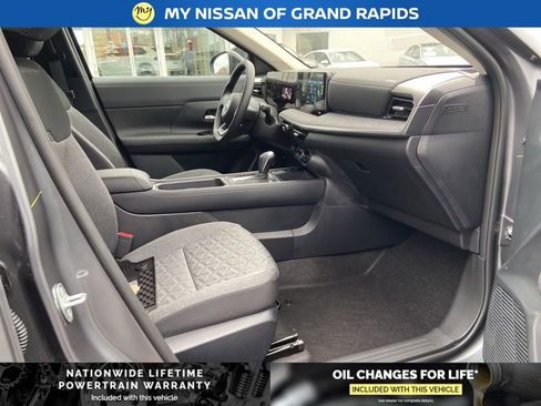 New 2026 Nissan Kicks SV w/ SV Premium Package image 18