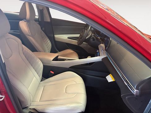 Used 2024 Hyundai Elantra Limited FWD image 15