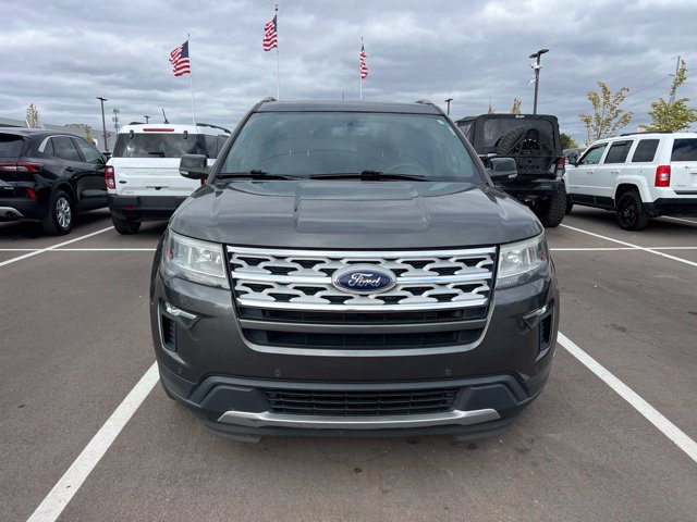 Used 2018 Ford Explorer XLT w/ Equipment Group 202A FWD image 2