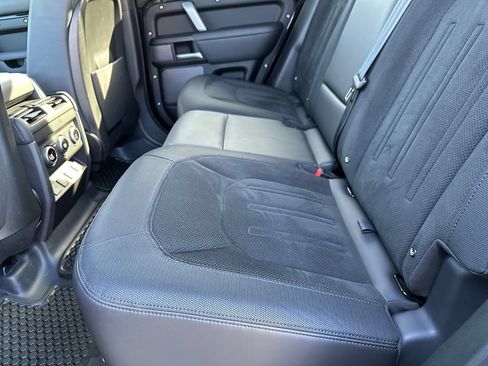 Used 2023 Land Rover Defender 110 V8 AWD/4WD image 17