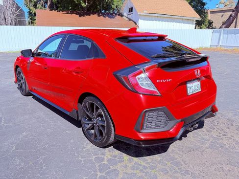 Used 2017 Honda Civic Sport Touring image 4