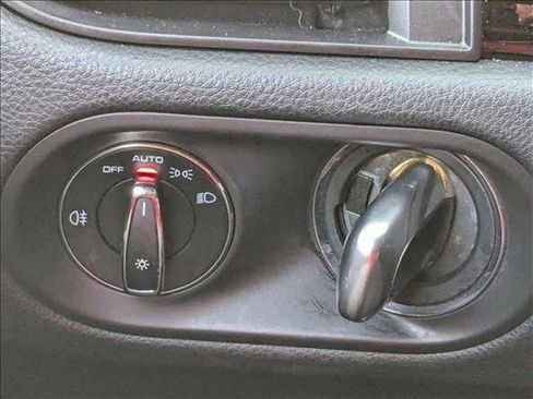 Used 2022 Porsche Macan image 11