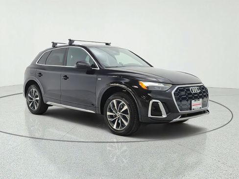 Used 2023 Audi Q5 2.0T Premium w/ Convenience Package AWD/4WD image 3