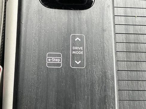 Certified 2023 Nissan Ariya AWD image 7