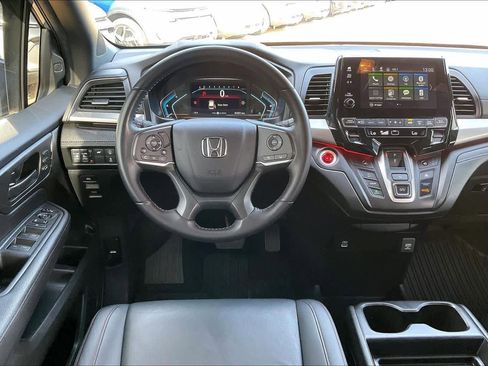 Used 2024 Honda Odyssey Sport image 6