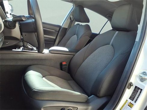 Used 2021 Toyota Camry LE image 12