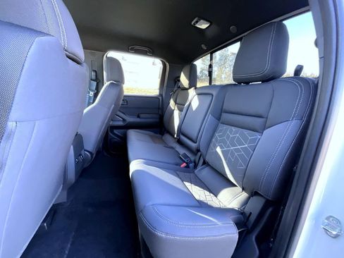 New 2026 Nissan Frontier SV w/ SV Convenience Package AWD/4WD image 11
