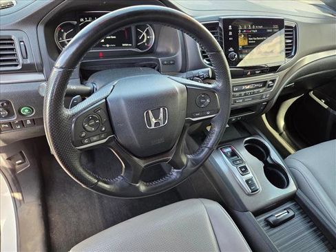 Used 2023 Honda Passport EX-L image 9
