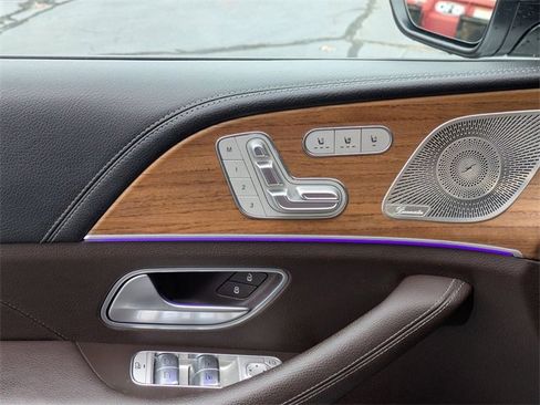 Used 2023 Mercedes-Benz GLS 580 4MATIC image 12