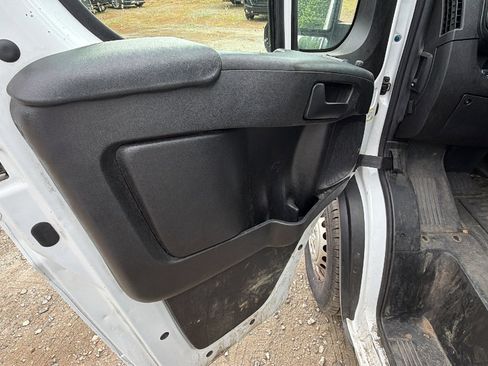 Used 2024 RAM ProMaster 2500 w/ Convenience Group FWD image 15