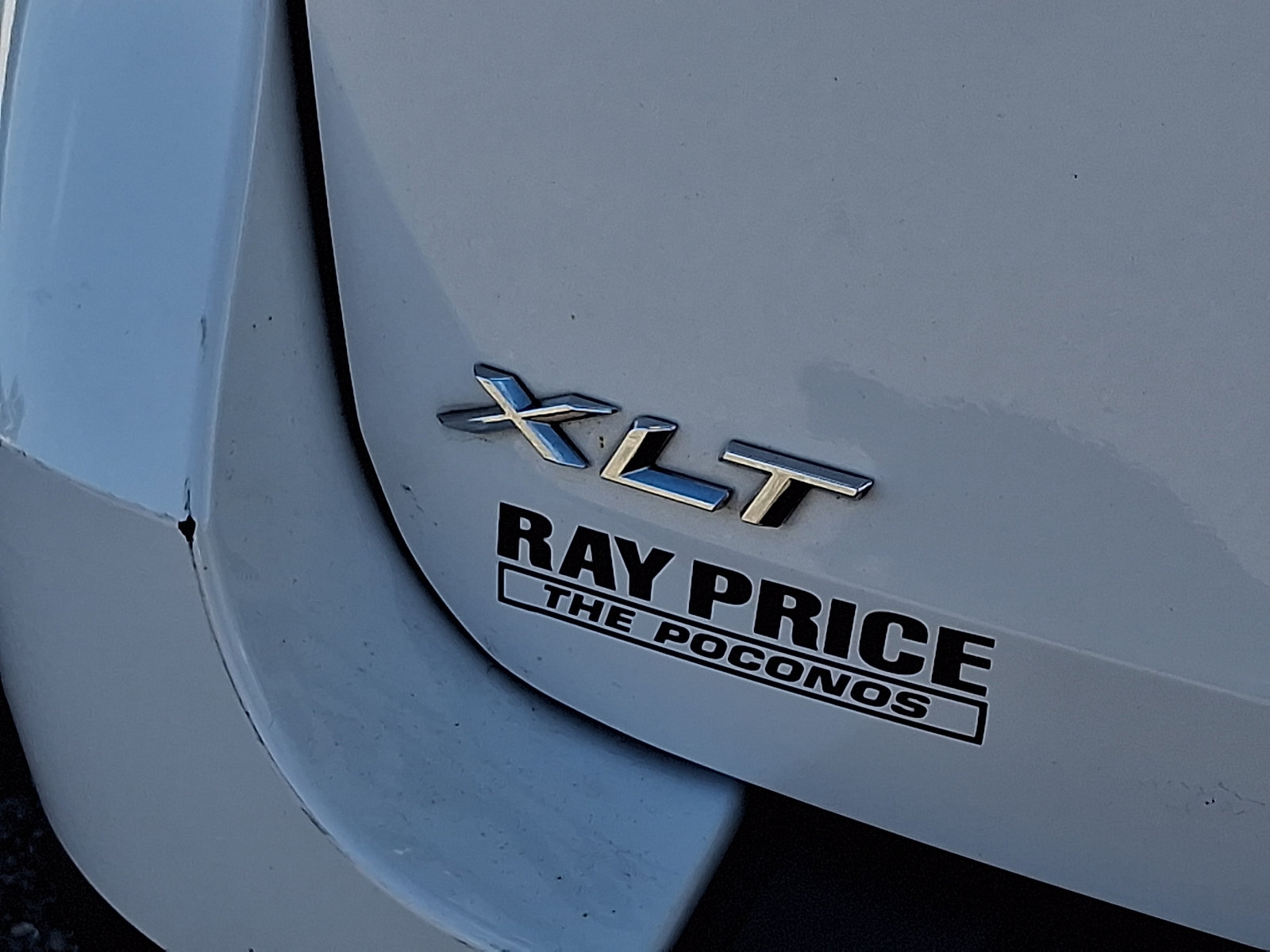 Used 2023 Ford Explorer XLT AWD/4WD image 32