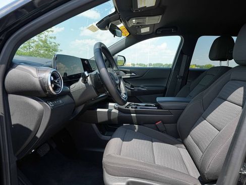 Used 2026 Chevrolet Equinox LT AWD/4WD image 10