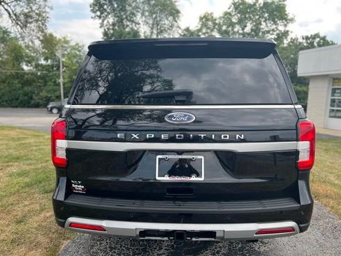 Used 2024 Ford Expedition XLT AWD/4WD image 7