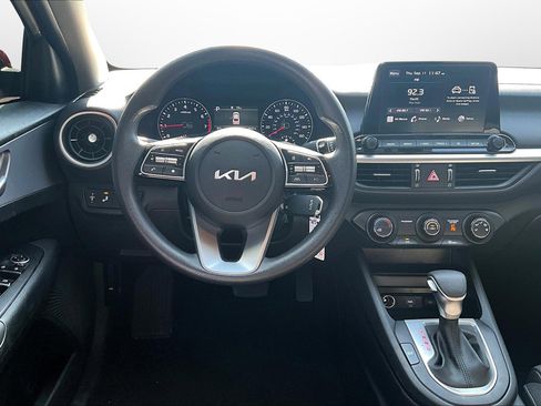 Used 2024 Kia Forte LXS w/ LXS Technology Package image 5