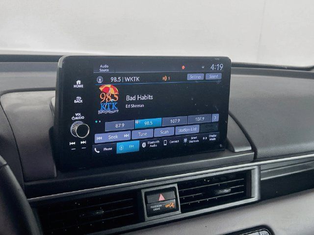 Used 2025 Honda Pilot EX-L image 11