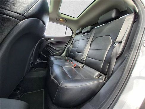 Used 2015 Mercedes-Benz GLA 250 4MATIC image 17
