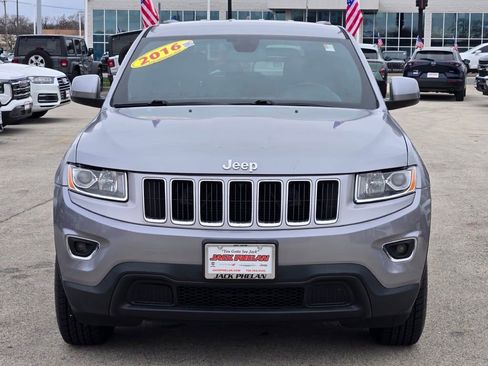 Used 2016 Jeep Grand Cherokee Laredo image 2