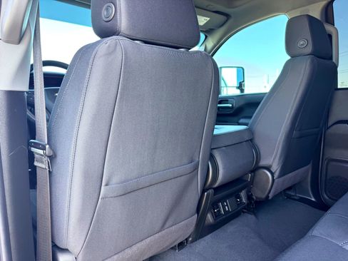 Used 2024 Chevrolet Silverado 2500 Custom w/ Custom Value Package image 18