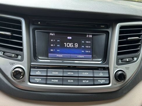 Used 2017 Hyundai Tucson SE w/ SE Popular Package 02 FWD image 12